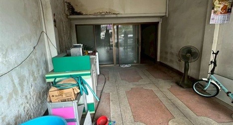 Local comercial en venta de 3 habitaciones en Bang Rak, Bangkok