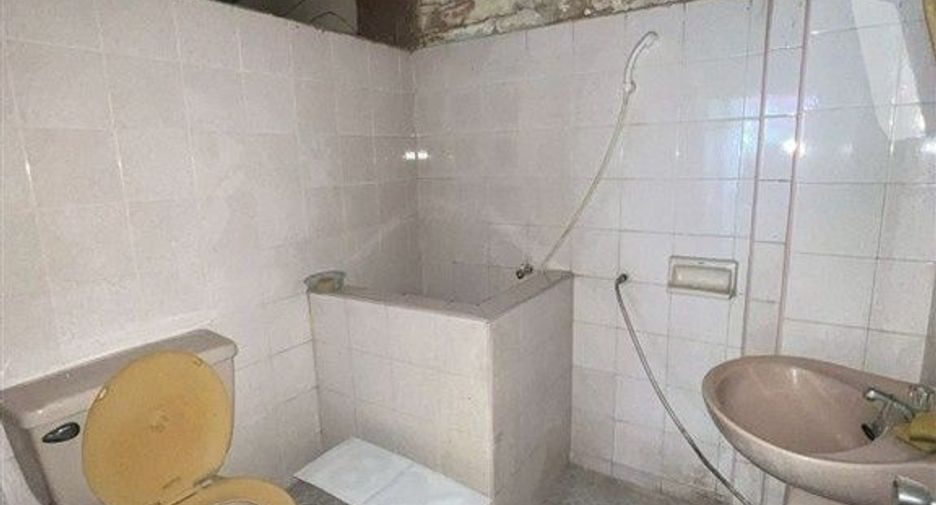 Local comercial en venta de 3 habitaciones en Bang Rak, Bangkok