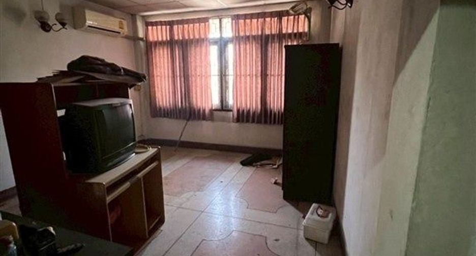 Local comercial en venta de 3 habitaciones en Bang Rak, Bangkok