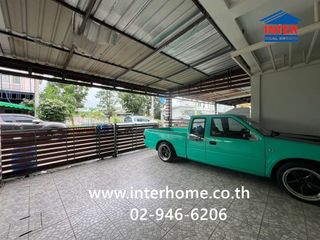 Casa adosada en venta de 3 habitaciones en Lat Lum Kaeo, Pathum Thani
