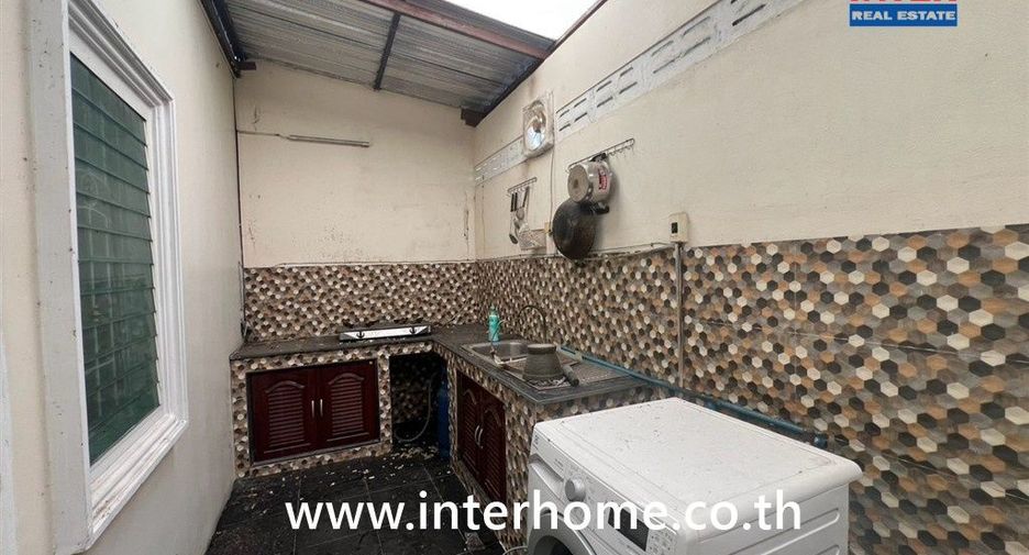 Casa adosada en venta de 3 habitaciones en Lat Lum Kaeo, Pathum Thani
