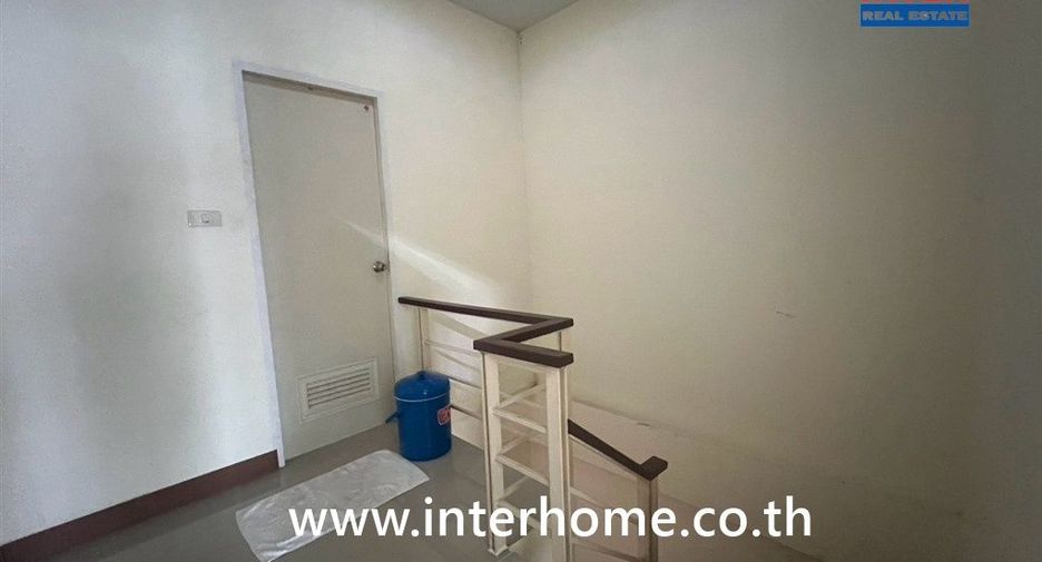 Casa adosada en venta de 3 habitaciones en Lat Lum Kaeo, Pathum Thani
