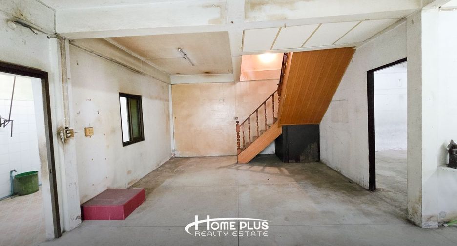 Casa adosada en venta de 5 habitaciones en Chom Thong, Bangkok