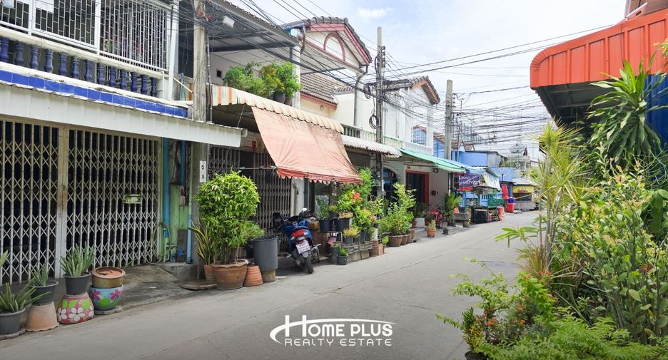 Casa adosada en venta de 5 habitaciones en Chom Thong, Bangkok