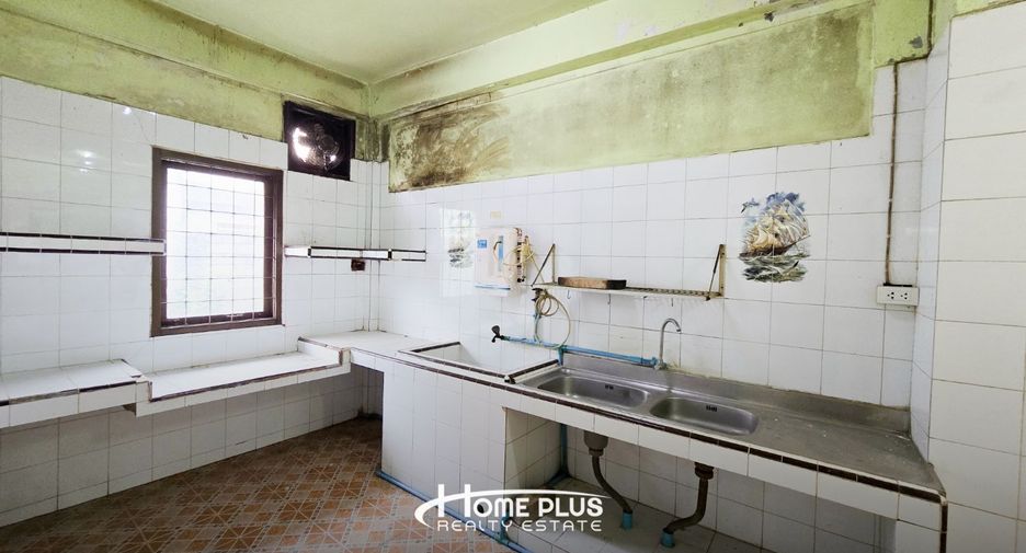 Casa adosada en venta de 5 habitaciones en Chom Thong, Bangkok