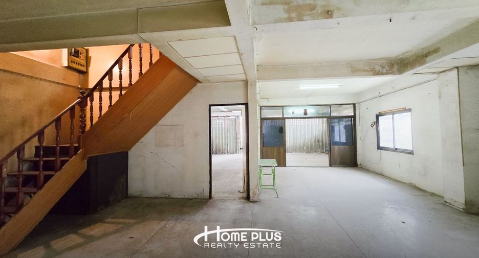 Casa adosada en venta de 5 habitaciones en Chom Thong, Bangkok