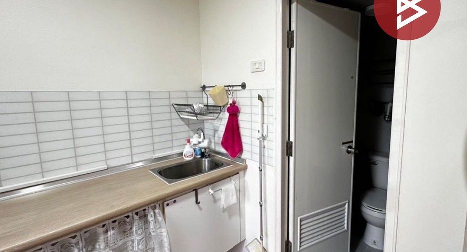 For sale 1 bed condo in Mueang Chon Buri, Chonburi