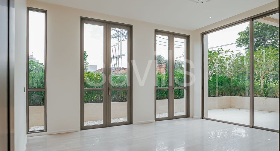 For sale 4 ベッドルーム house in Bang Kho Laem, Bangkok