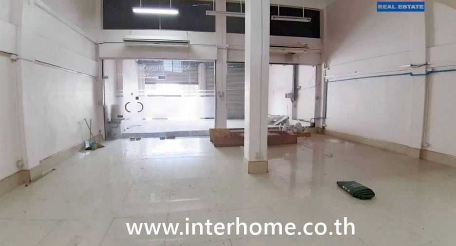 À vendre 4 chambres local commercial à Bang Phli, Samut Prakan