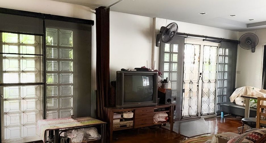 Haus zum Kauf mit 3 Zimmer in Bang Khen, Bangkok