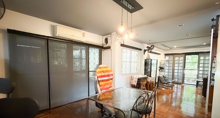 Haus zum Kauf mit 3 Zimmer in Bang Khen, Bangkok