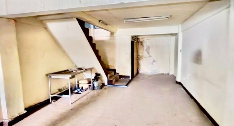 For sale retail Space in Dusit, Bangkok