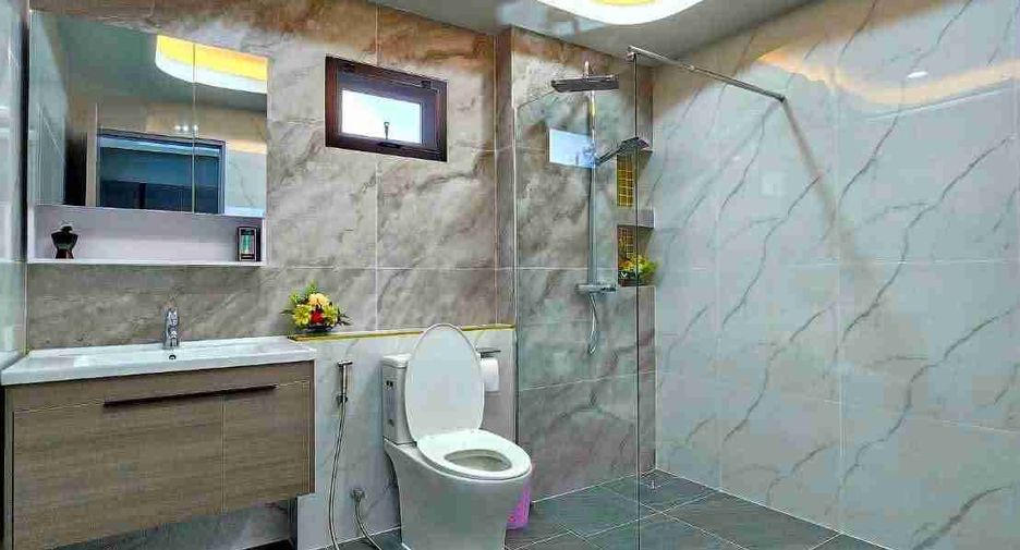 Haus zum Kauf mit 4 Zimmer in Bang Lamung, Chonburi