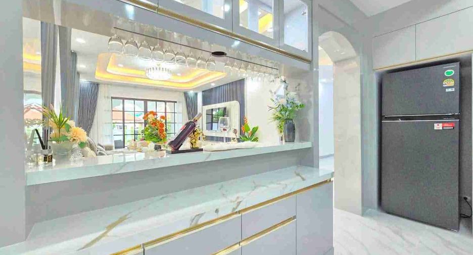 Haus zum Kauf mit 4 Zimmer in Bang Lamung, Chonburi