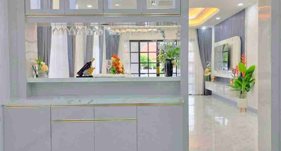 Haus zum Kauf mit 4 Zimmer in Bang Lamung, Chonburi