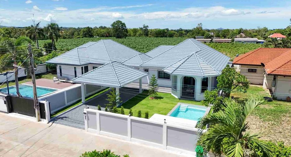 Haus zum Kauf mit 4 Zimmer in Bang Lamung, Chonburi