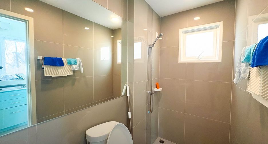 For sale 3 bedrooms house in Prawet, Bangkok