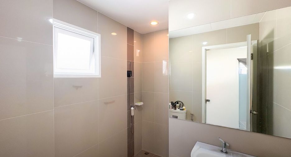 For sale 3 bedrooms house in Prawet, Bangkok