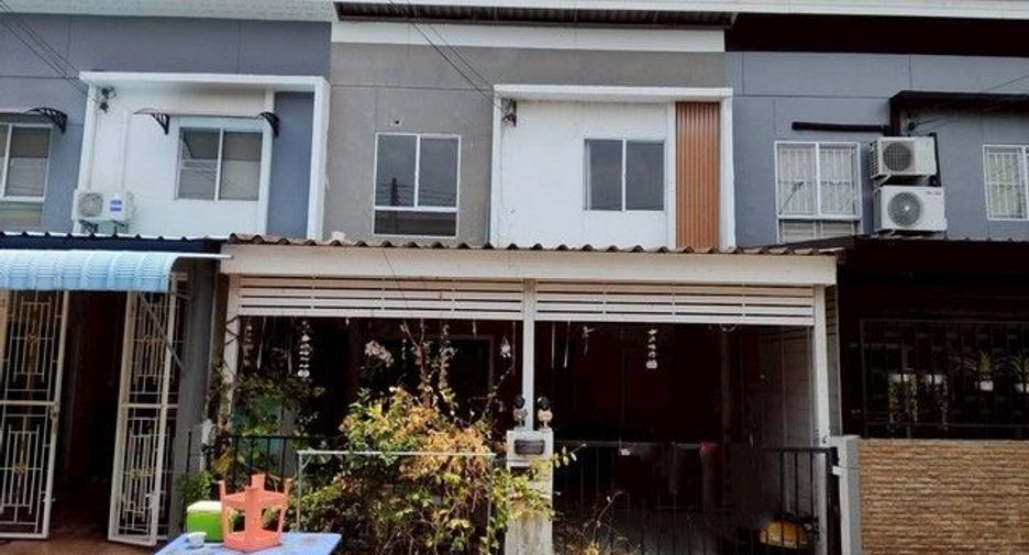 Casa adosada en venta de 3 habitaciones en Mueang Pathum Thani, Pathum Thani