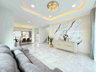 Casa en venta de 4 habitaciones en Khlong Sam Wa, Bangkok