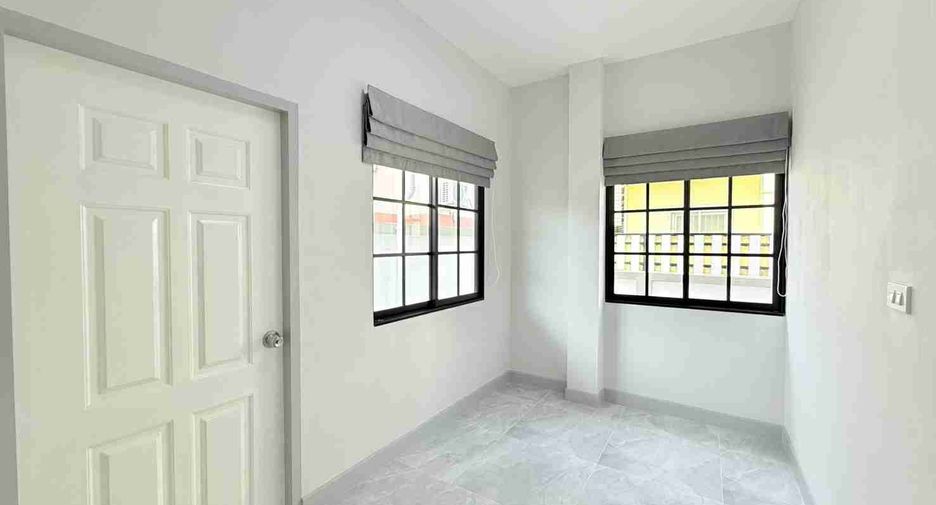 Casa en venta de 4 habitaciones en Khlong Sam Wa, Bangkok