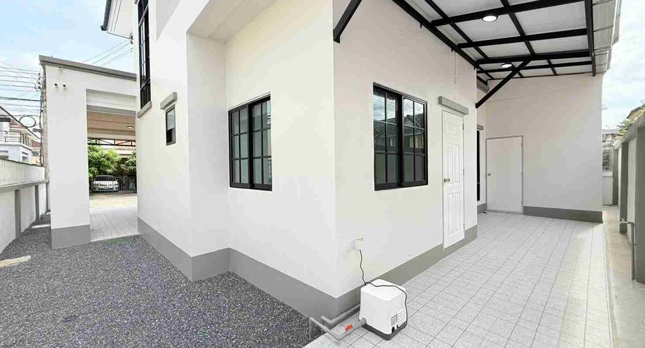 Casa en venta de 4 habitaciones en Khlong Sam Wa, Bangkok