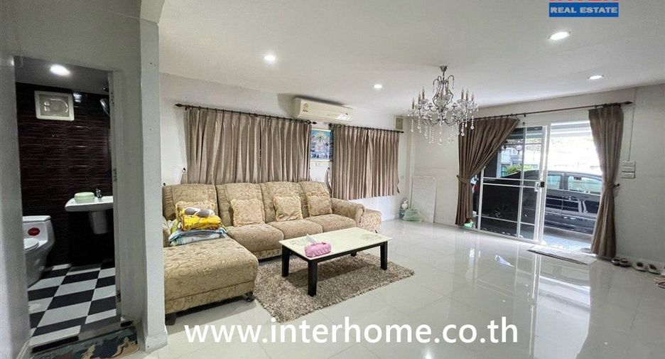 Haus zum Kauf mit 4 Zimmer in Mueang Pathum Thani, Pathum Thani