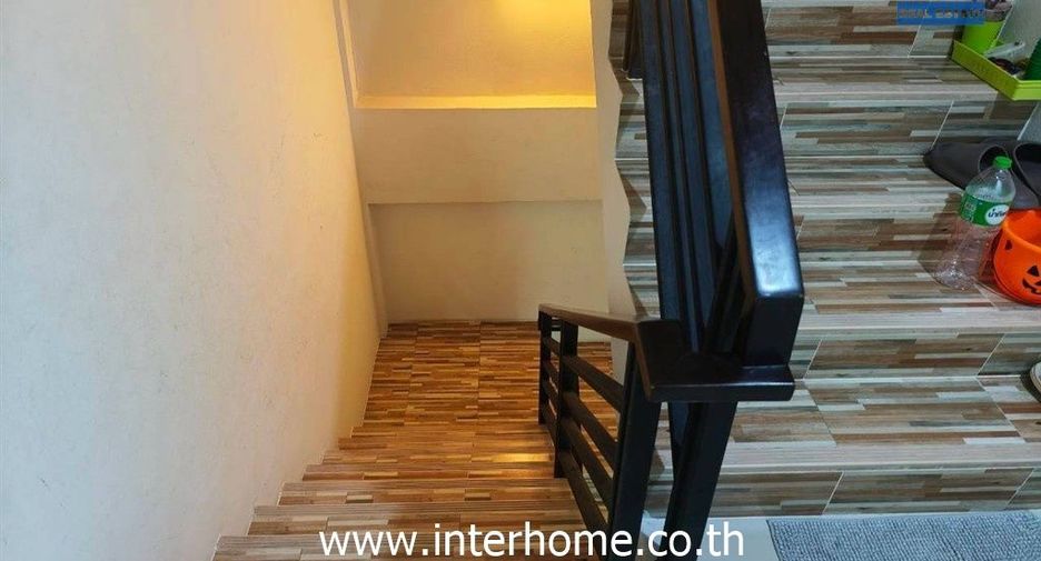 Local comercial en venta de 5 habitaciones en Khlong Sam Wa, Bangkok