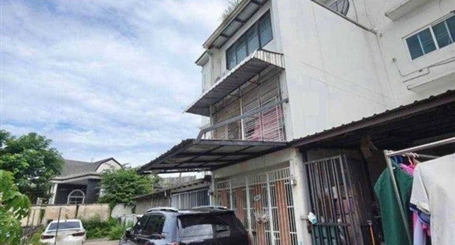 Local comercial en venta de 5 habitaciones en Khlong Sam Wa, Bangkok