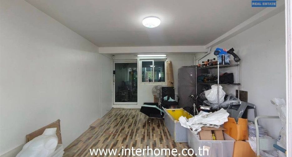 Local comercial en venta de 5 habitaciones en Khlong Sam Wa, Bangkok