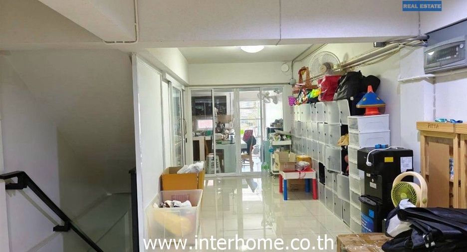 Local comercial en venta de 5 habitaciones en Khlong Sam Wa, Bangkok