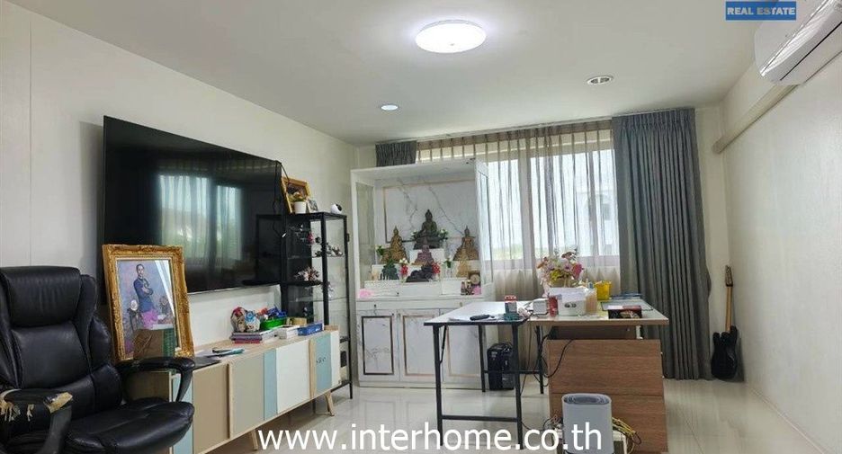 Local comercial en venta de 5 habitaciones en Khlong Sam Wa, Bangkok