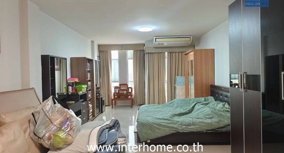 Local comercial en venta de 5 habitaciones en Khlong Sam Wa, Bangkok