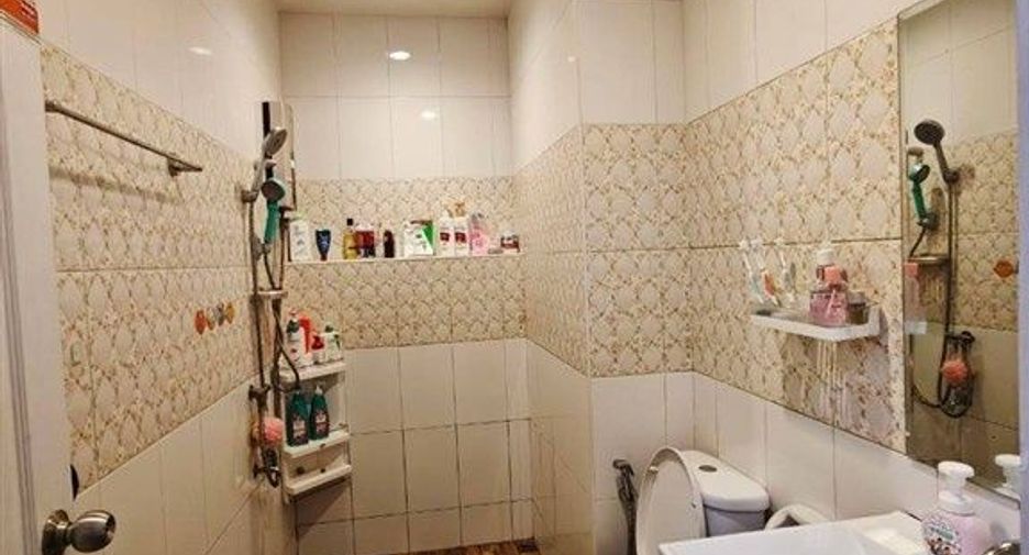 Local comercial en venta de 5 habitaciones en Khlong Sam Wa, Bangkok
