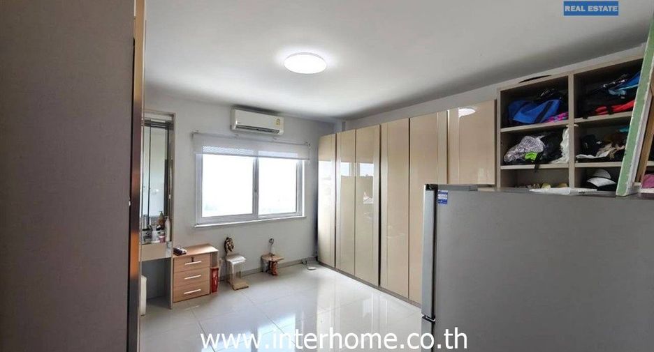 Local comercial en venta de 5 habitaciones en Khlong Sam Wa, Bangkok