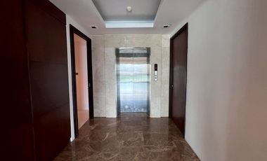 À vendre et à louer 4 chambres condo à Khlong Toei, Bangkok