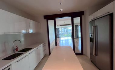 À vendre et à louer 4 chambres condo à Khlong Toei, Bangkok