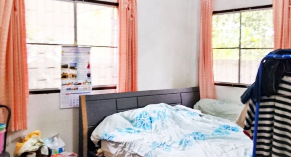 For sale 2 bedrooms house in Sanom, Surin