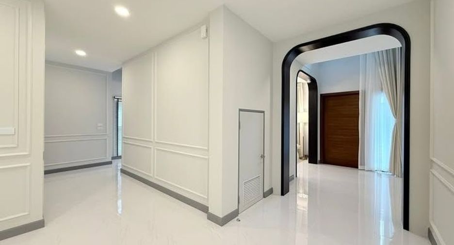 For rent 5 bedrooms condo in Bang Phli, Samut Prakan