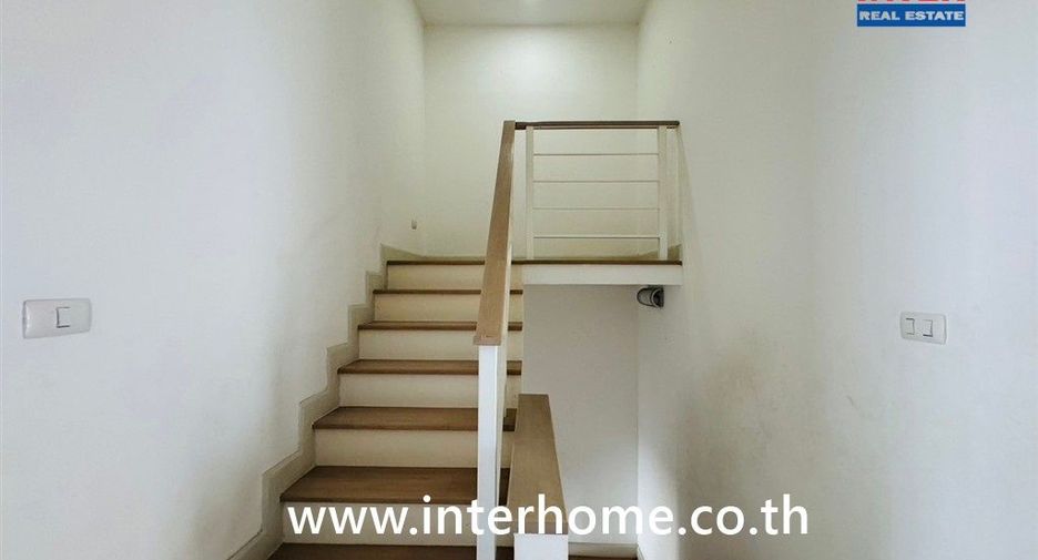 Reihenhaus zum Kauf mit 4 Zimmer in Lat Krabang, Bangkok
