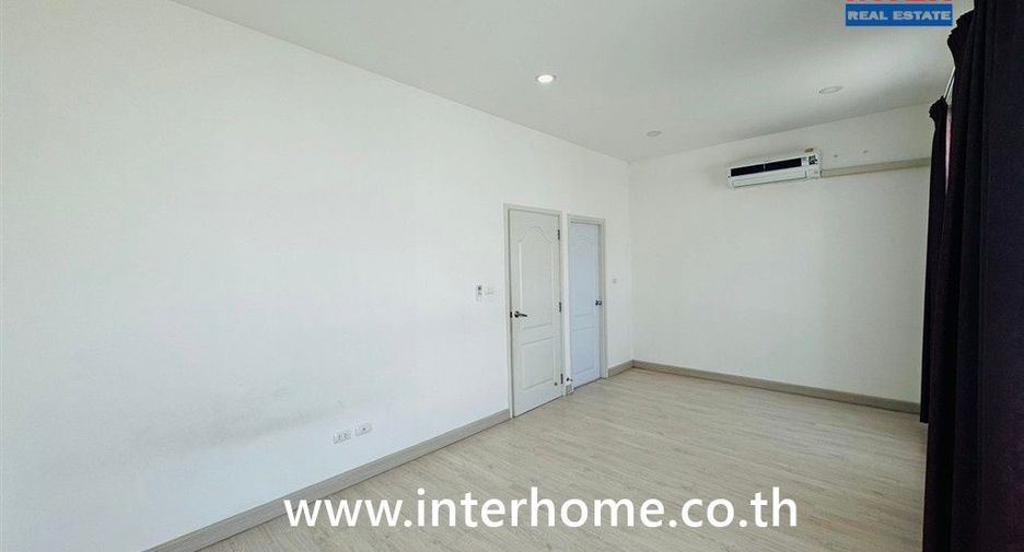 Reihenhaus zum Kauf mit 4 Zimmer in Lat Krabang, Bangkok