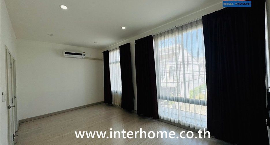 Reihenhaus zum Kauf mit 4 Zimmer in Lat Krabang, Bangkok