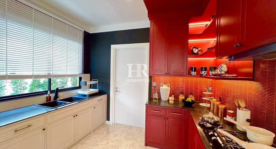 For rent 4 bedrooms villa in Bang Lamung, Chonburi