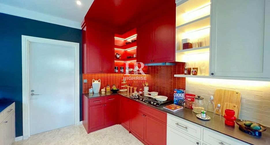 For rent 4 bedrooms villa in Bang Lamung, Chonburi