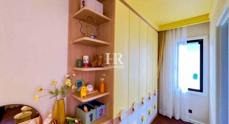 For rent 4 bedrooms villa in Bang Lamung, Chonburi
