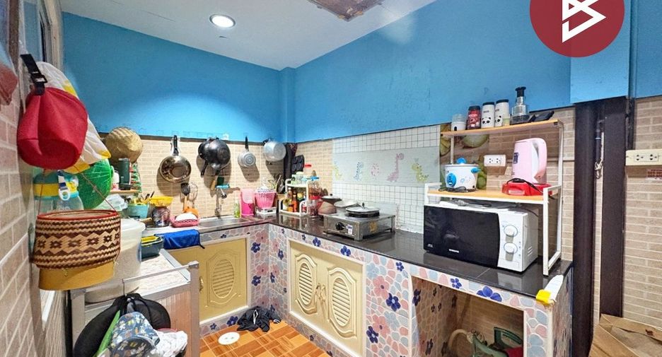 Casa adosada en venta de 3 habitaciones en Mueang Pathum Thani, Pathum Thani