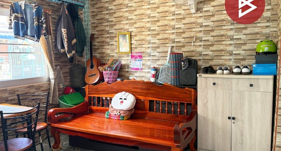 Casa adosada en venta de 3 habitaciones en Mueang Pathum Thani, Pathum Thani