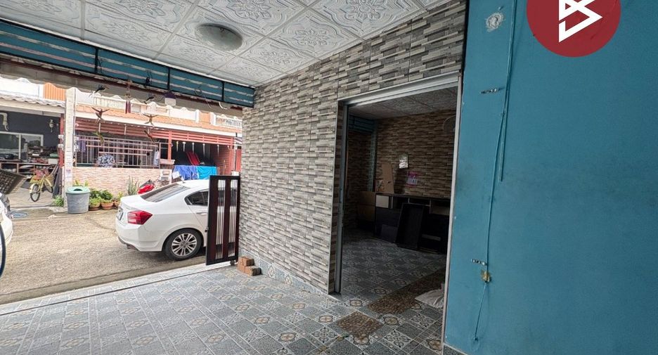 Casa adosada en venta de 3 habitaciones en Mueang Pathum Thani, Pathum Thani