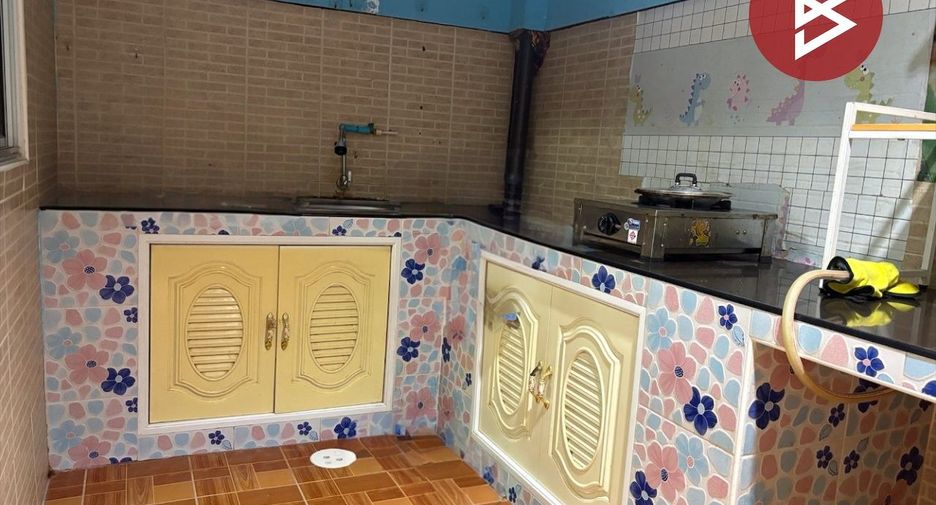 Casa adosada en venta de 3 habitaciones en Mueang Pathum Thani, Pathum Thani