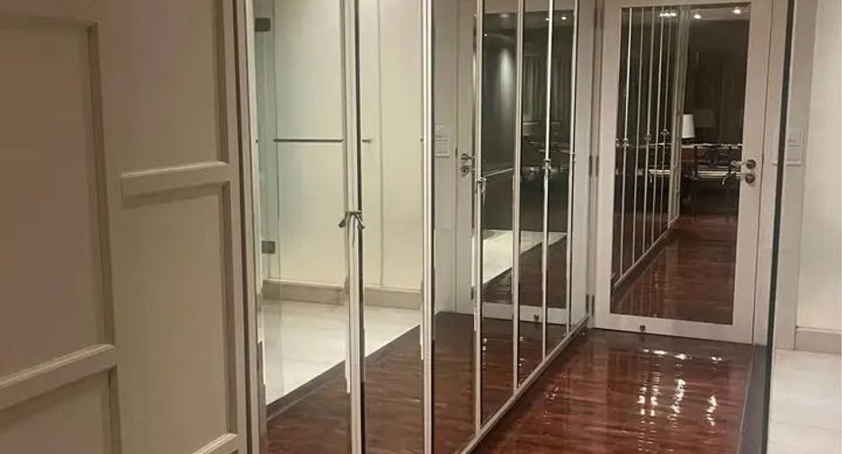 Wohnung zur Miete mit 1 Zimmer in Bang Rak, Bangkok